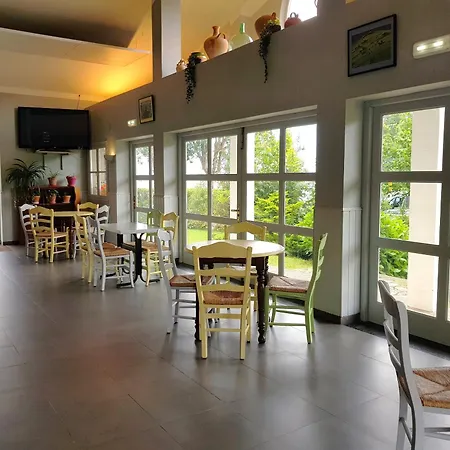 L'amuravela مكان تخييم