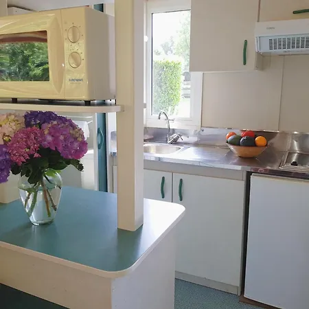 L'amuravela مكان تخييم 2*